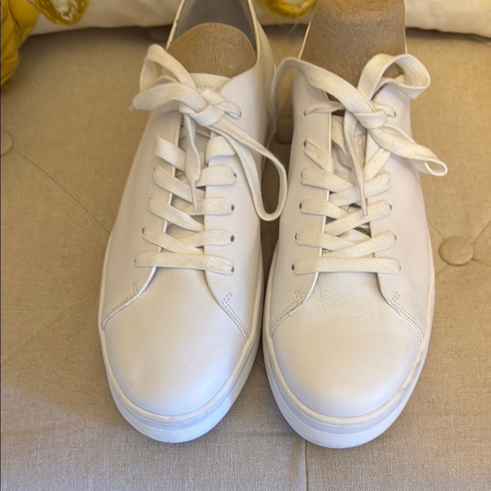 White Minimalist Canvas Sneakers